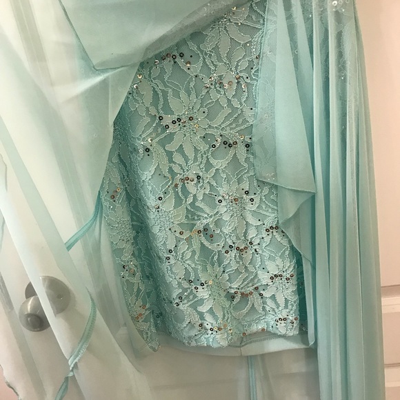 Formal/Prom Dress - Picture 5 of 8